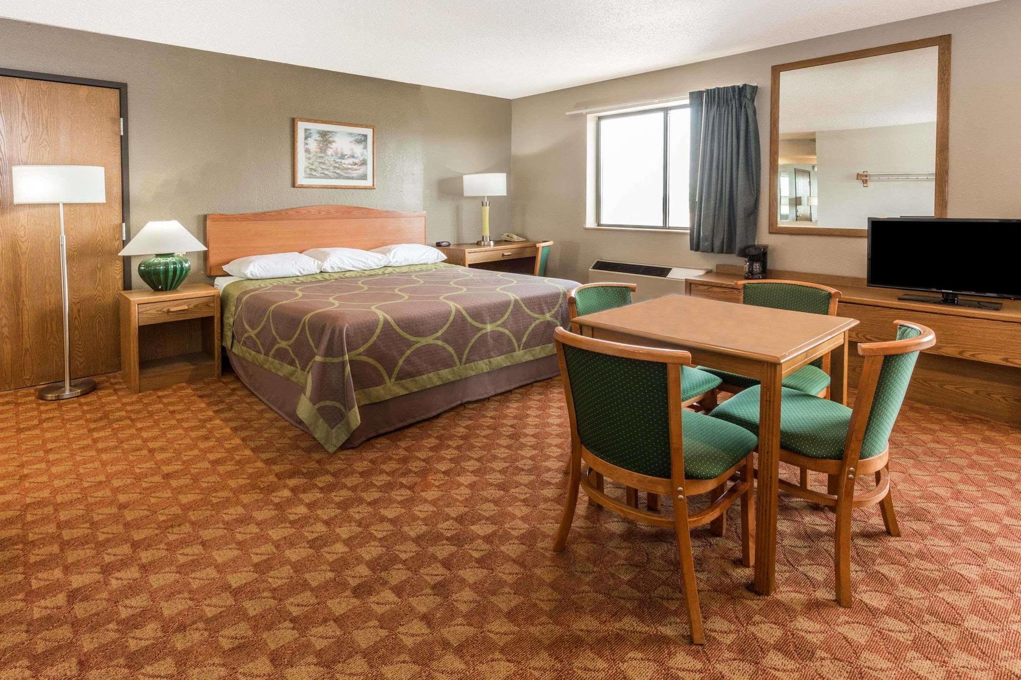 Super 8 By Wyndham St. Charles Hotel Сейнт Чарлз Екстериор снимка